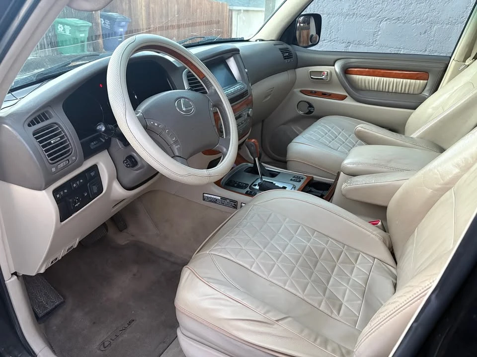 2005 Lexus LX 2nd Gen - Image 6 of 12