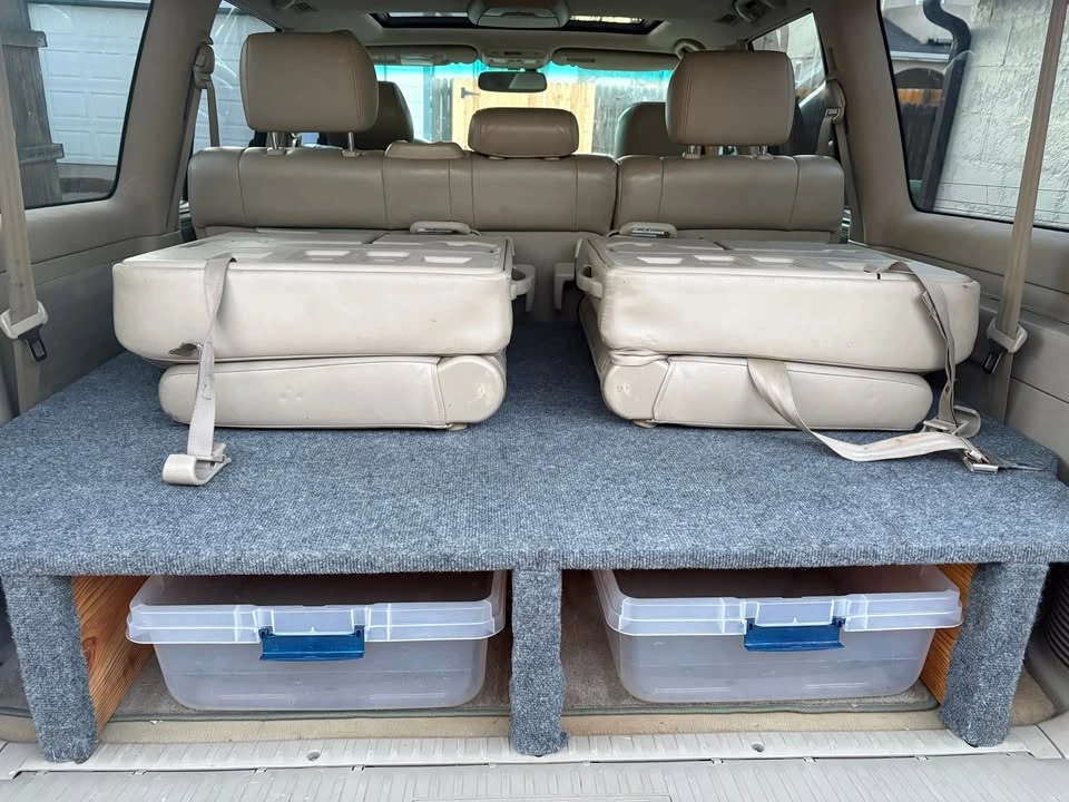 2005 Lexus LX 2nd Gen - Image 8 of 12