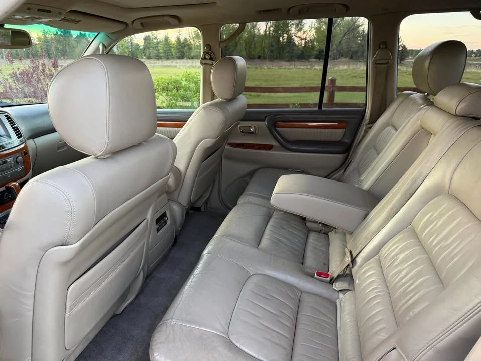 2005 Lexus LX 2nd Gen - Image 19 of 20