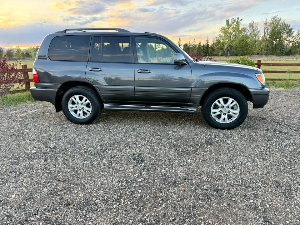 2005 Lexus LX 2nd Gen - Image 9 of 20