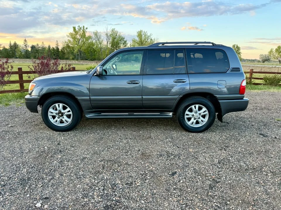 2005 Lexus LX 2nd Gen - Image 4 of 20