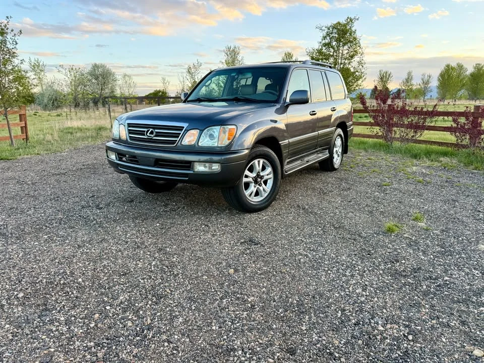 2005 Lexus LX 2nd Gen - Image 3 of 20