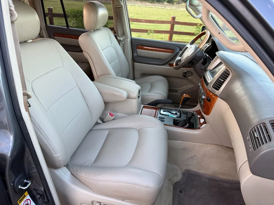 2005 Lexus LX 2nd Gen - Image 18 of 20