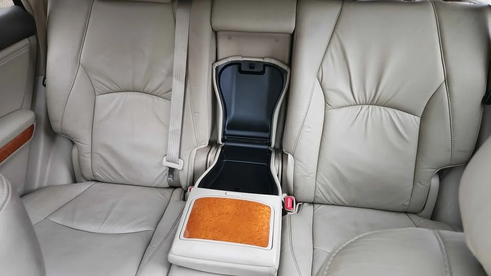 2005 Lexus RX 2nd Gen - Image 7 of 10