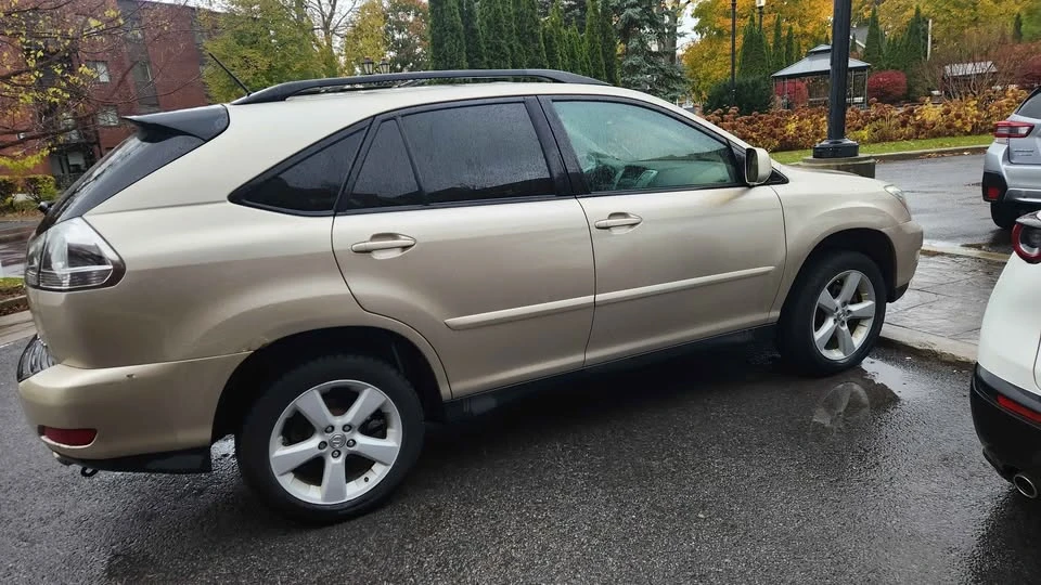 2005 Lexus RX 2nd Gen - Image 2 of 10