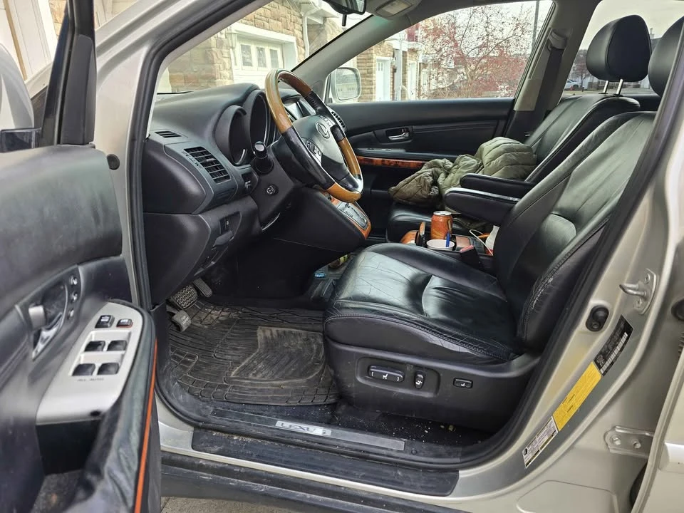 2005 Lexus RX 2nd Gen - Image 3 of 3