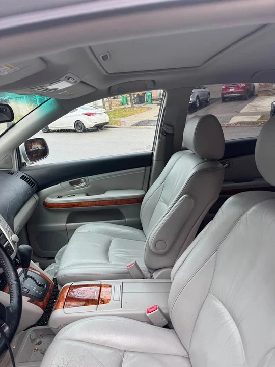 2005 Lexus RX 2nd Gen - Image 5 of 7
