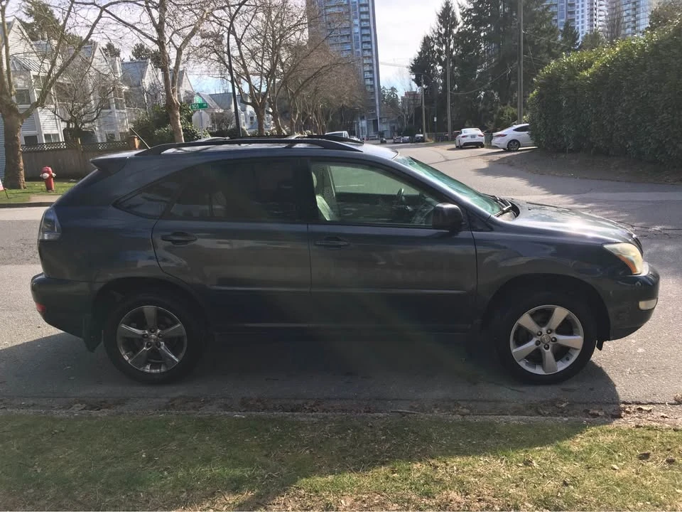 2005 Lexus RX 2nd Gen - Image 4 of 12