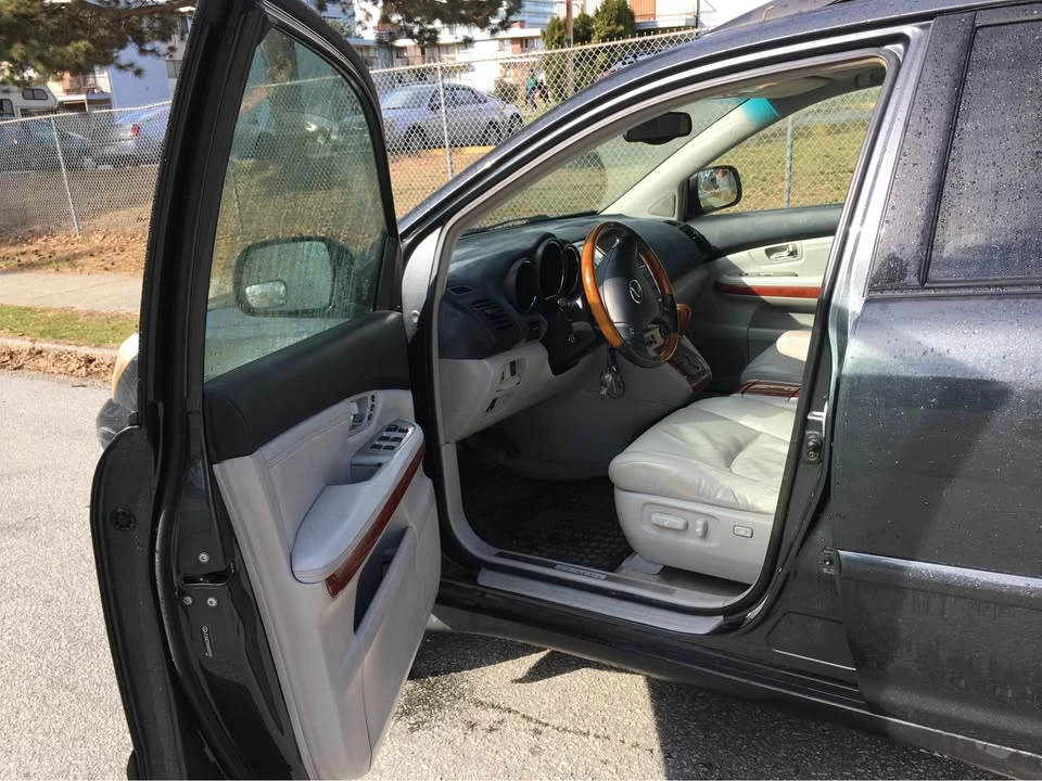 2005 Lexus RX 2nd Gen - Image 7 of 12