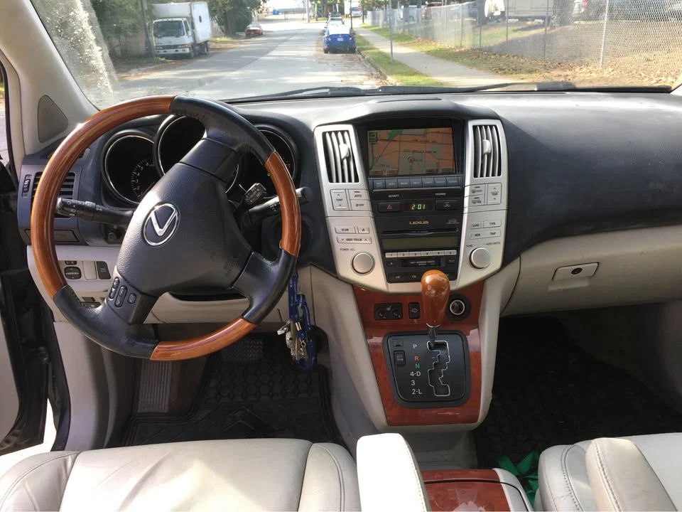 2005 Lexus RX 2nd Gen - Image 8 of 12