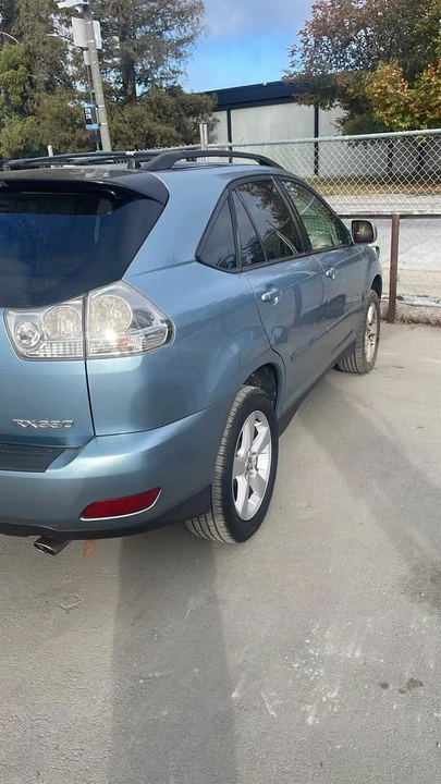 2005 Lexus RX 2nd Gen - Image 3 of 5