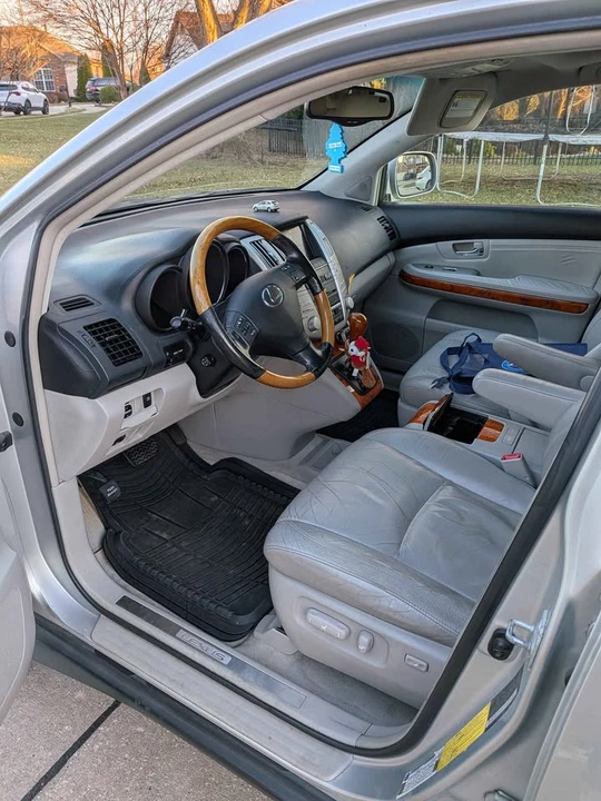 2005 Lexus RX 2nd Gen - Image 4 of 8