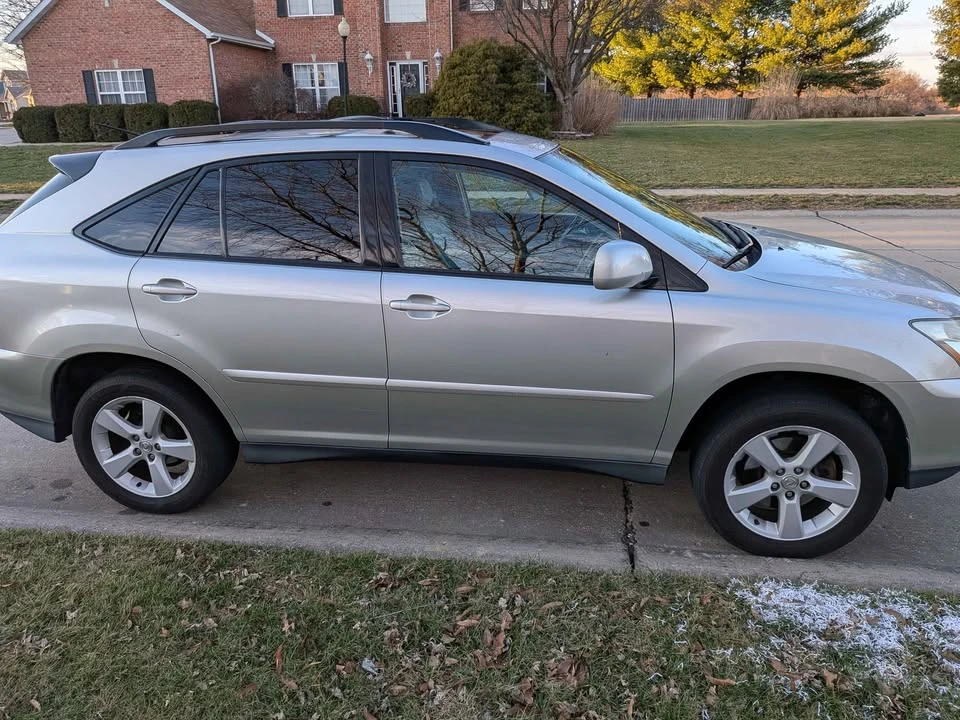 2005 Lexus RX 2nd Gen - Image 3 of 8