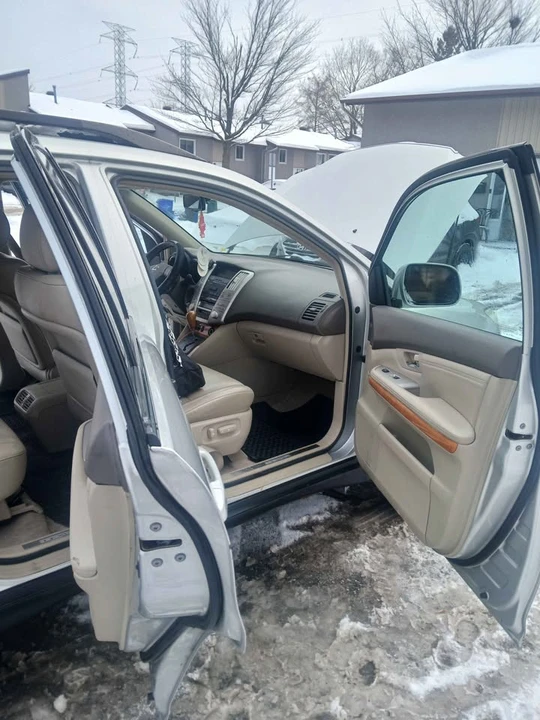 2005 Lexus RX 2nd Gen - Image 5 of 10