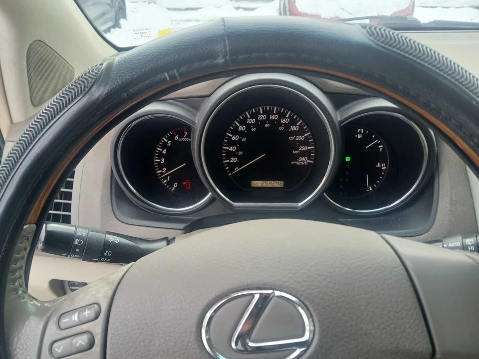 2005 Lexus RX 2nd Gen - Image 10 of 10