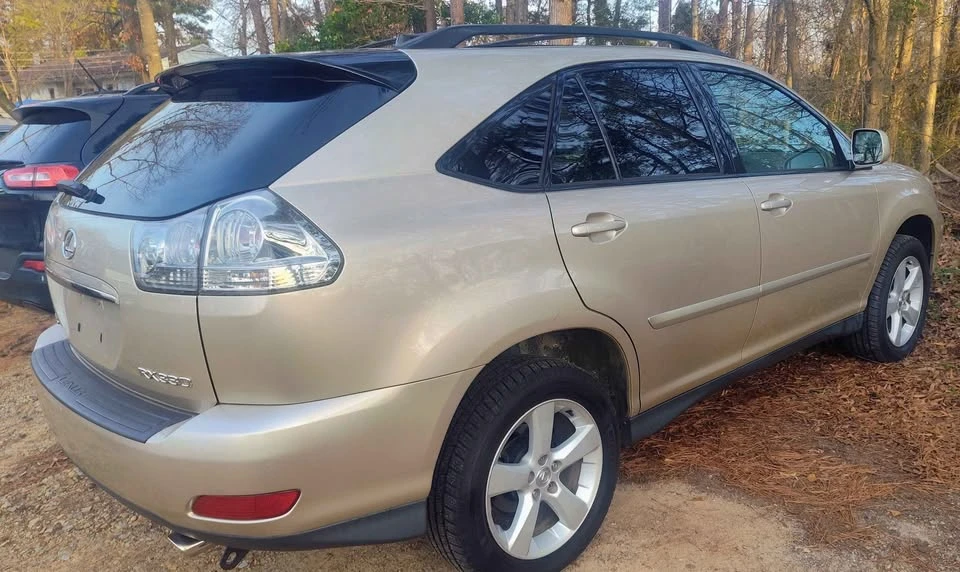 2005 Lexus RX 2nd Gen - Image 5 of 18