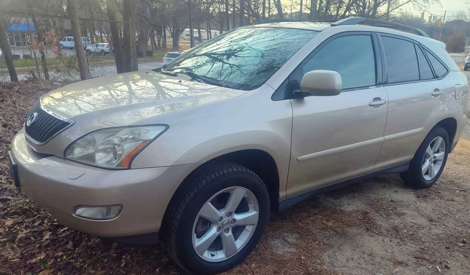 2005 Lexus RX 2nd Gen - Image 2 of 18