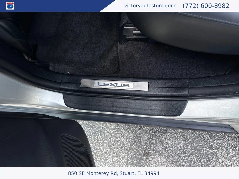 2005 Lexus RX 2nd Gen - Image 13 of 16