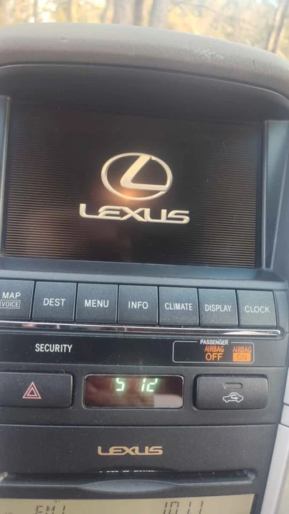 2005 Lexus RX 2nd Gen - Image 14 of 18