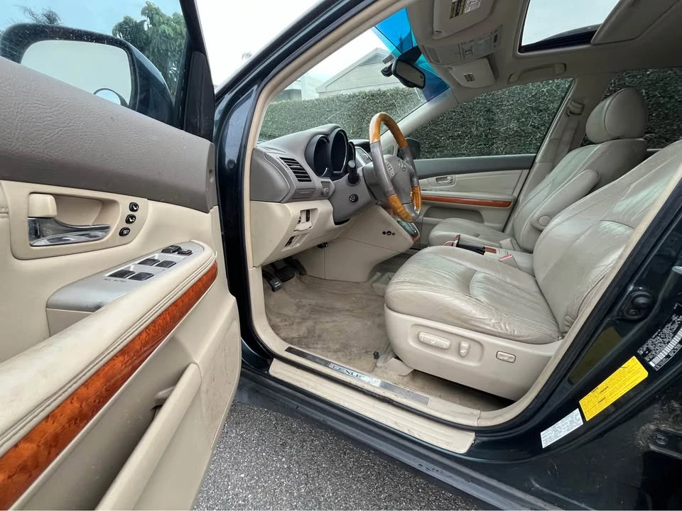 2005 Lexus RX 2nd Gen - Image 8 of 10