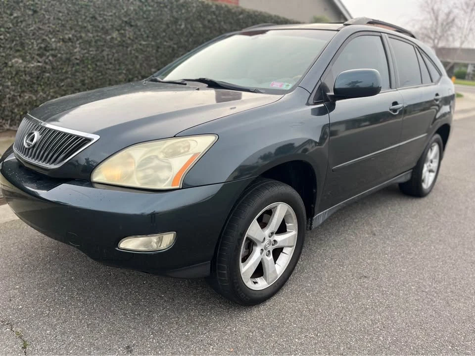 2005 Lexus RX 2nd Gen - Image 2 of 10