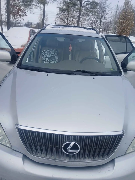 2005 Lexus RX 2nd Gen - Image 9 of 10