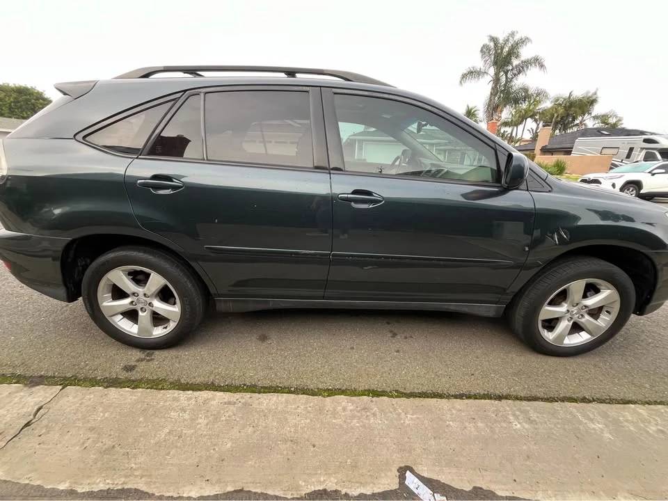 2005 Lexus RX 2nd Gen - Image 4 of 10