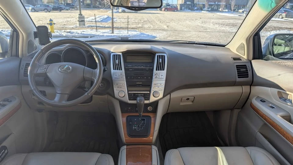 2005 Lexus RX 2nd Gen - Image 5 of 10