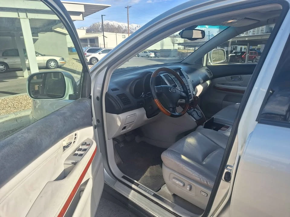 2005 Lexus RX 2nd Gen - Image 7 of 17