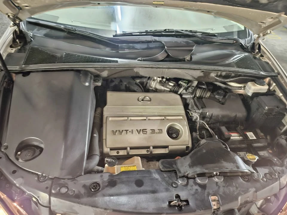 2005 Lexus RX 2nd Gen - Image 15 of 16