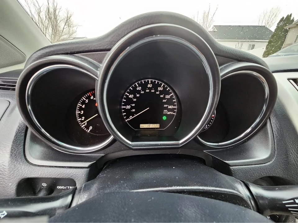 2005 Lexus RX 2nd Gen - Image 8 of 10