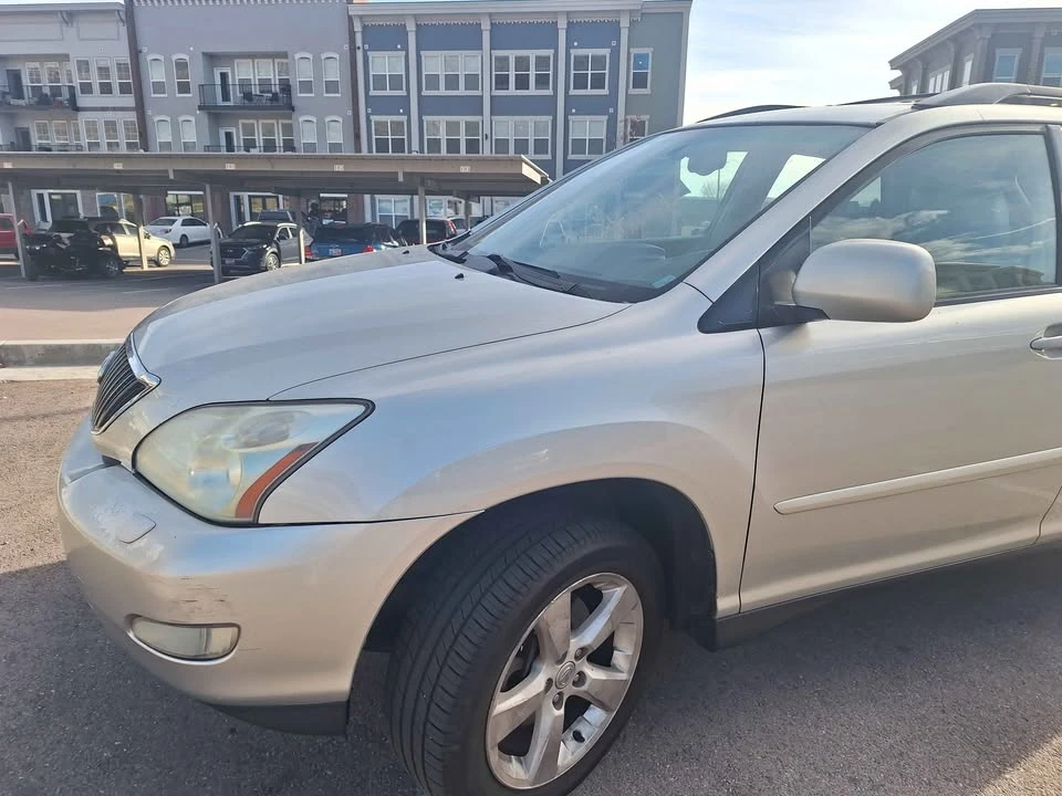 2005 Lexus RX 2nd Gen - Image 2 of 17