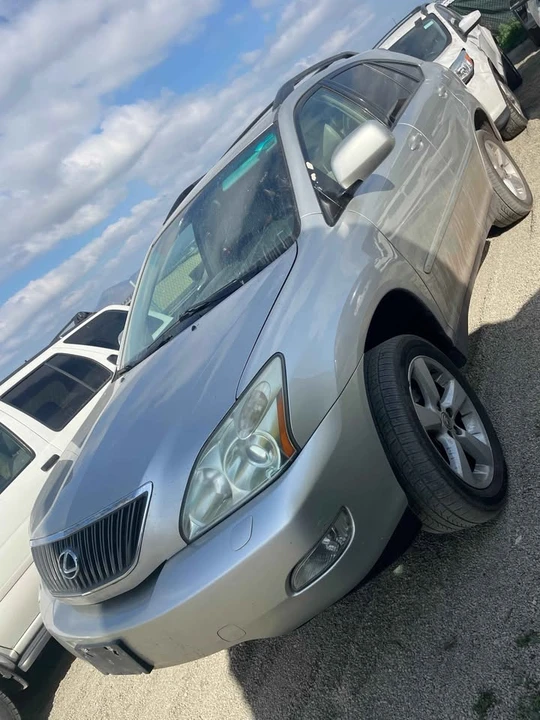 2005 Lexus RX 2nd Gen - Image 3 of 4