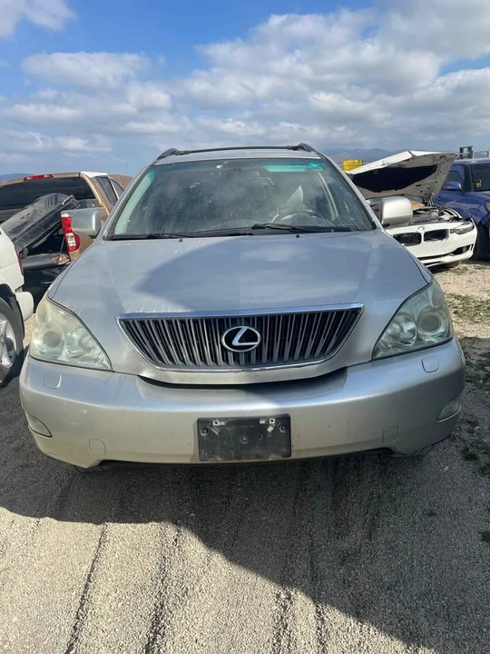 2005 Lexus RX 2nd Gen - Image 2 of 4
