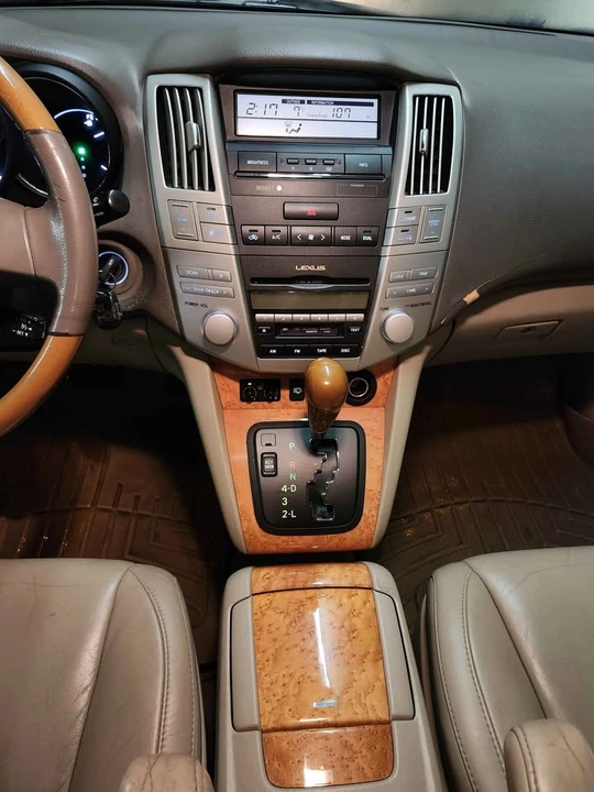 2005 Lexus RX 2nd Gen - Image 14 of 16