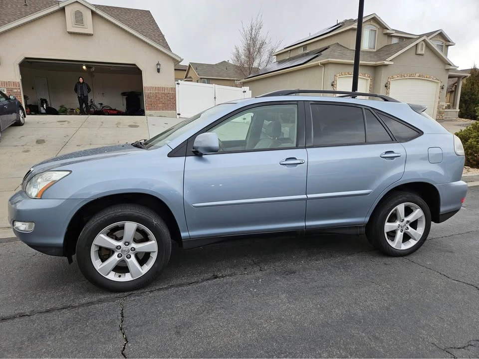 2005 Lexus RX 2nd Gen - Image 2 of 10