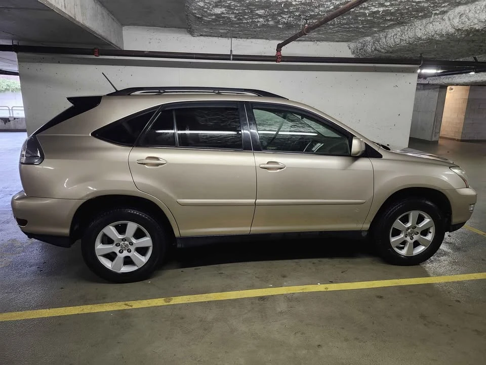2005 Lexus RX 2nd Gen - Image 7 of 16
