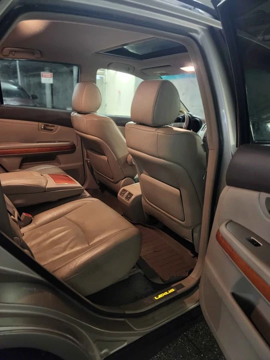 2005 Lexus RX 2nd Gen - Image 11 of 16