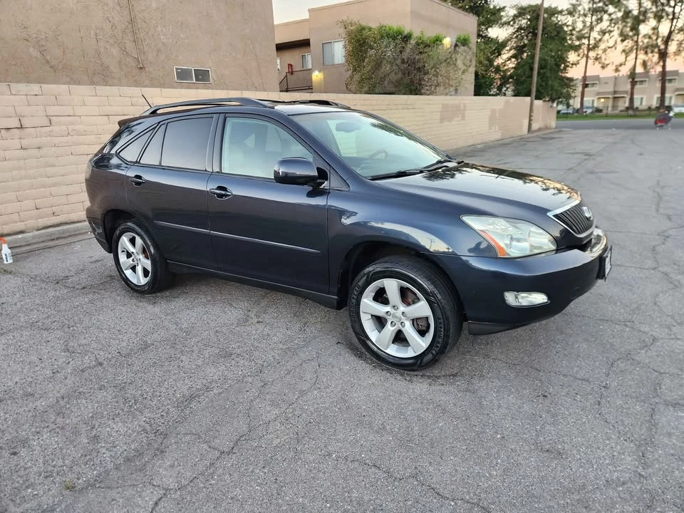 2005 Lexus RX 2nd Gen - Image 3 of 17