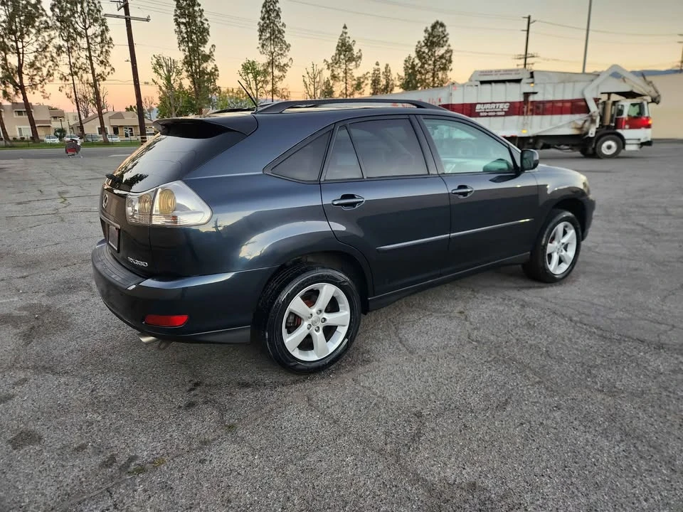 2005 Lexus RX 2nd Gen - Image 2 of 17
