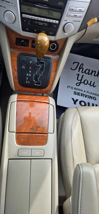 2005 Lexus RX 2nd Gen - Image 19 of 20