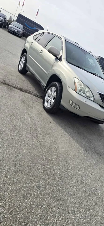 2005 Lexus RX 2nd Gen - Image 2 of 20