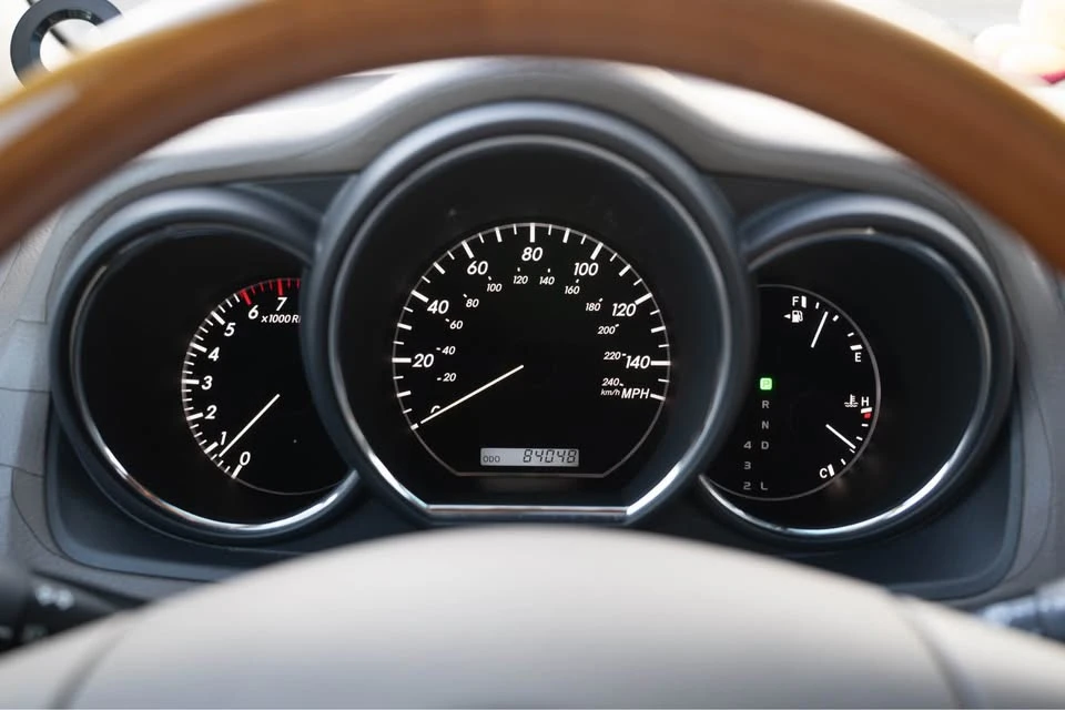 2005 Lexus RX 2nd Gen - Image 10 of 13