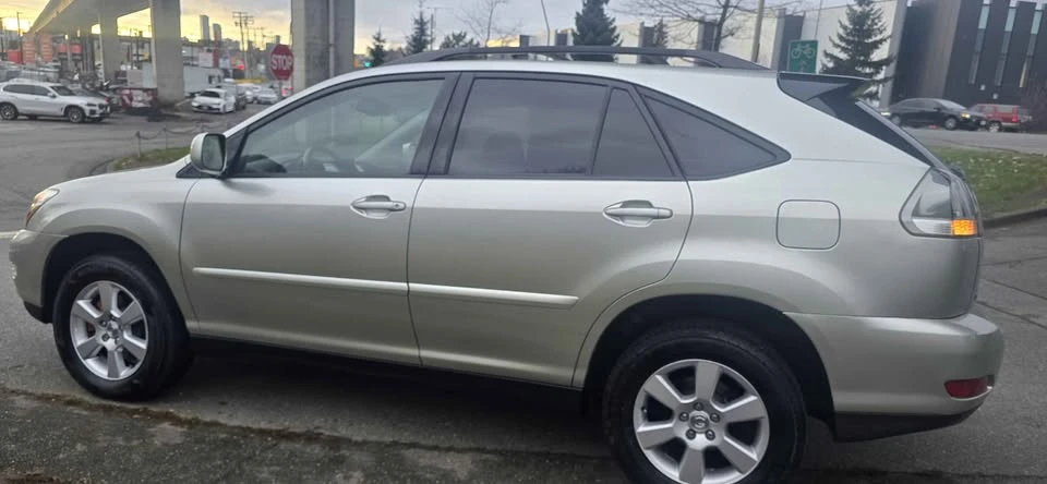 2005 Lexus RX 2nd Gen - Image 4 of 17