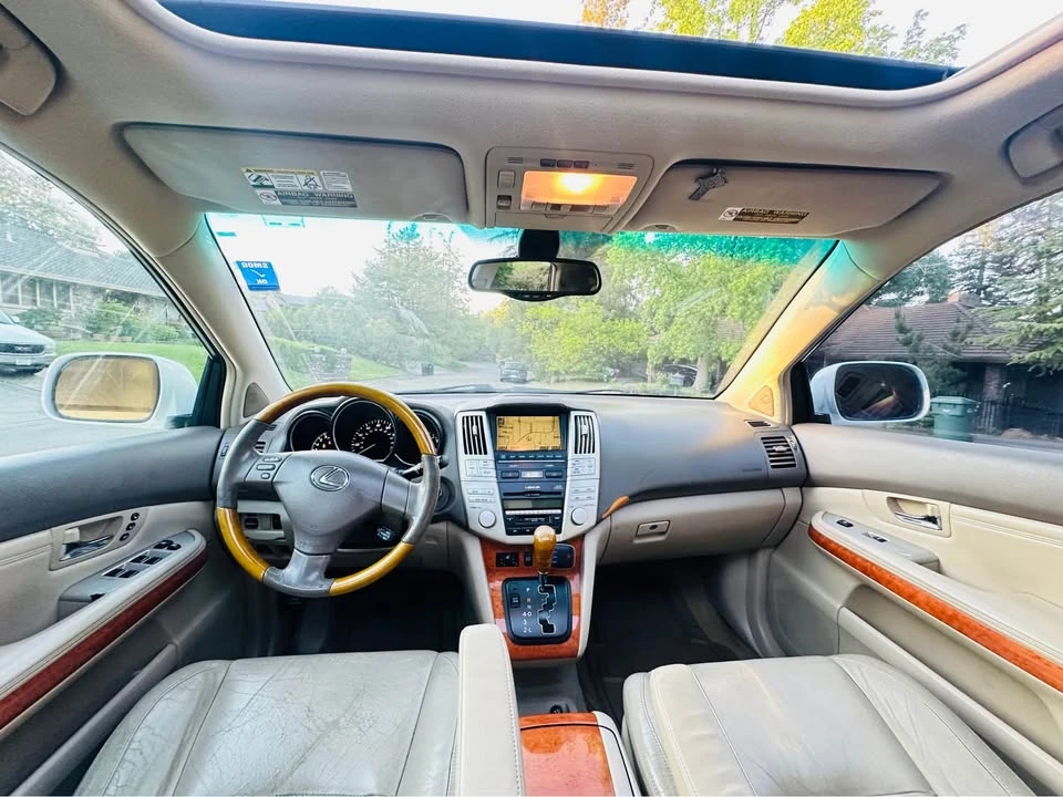 2005 Lexus RX 2nd Gen - Image 16 of 19