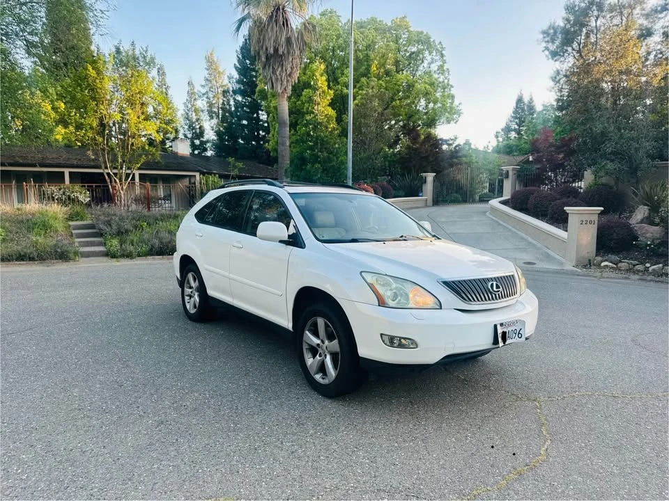2005 Lexus RX 2nd Gen - Image 3 of 19