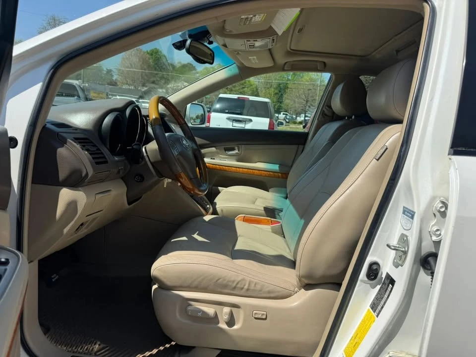 2005 Lexus RX 2nd Gen - Image 9 of 20