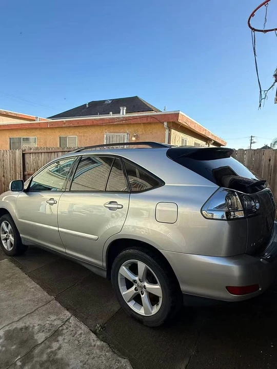 2005 Lexus RX 2nd Gen - Image 5 of 6