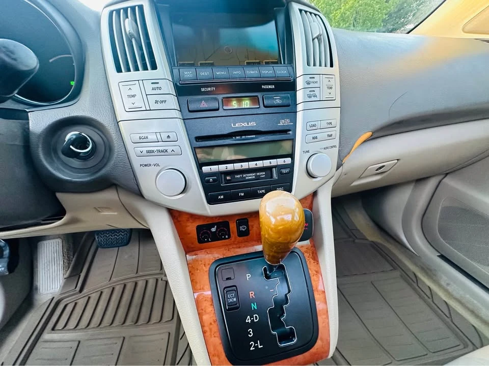 2005 Lexus RX 2nd Gen - Image 18 of 19