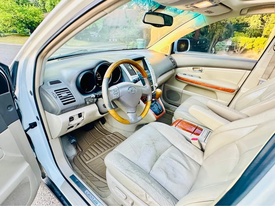 2005 Lexus RX 2nd Gen - Image 9 of 19